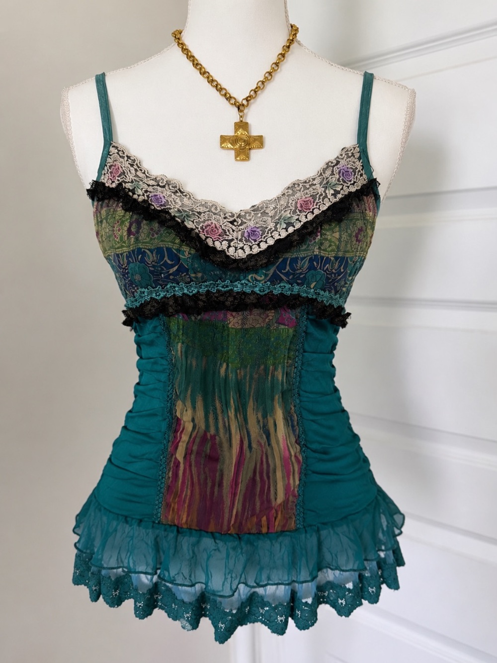 Vintage Kumbaya Boho Ruffle Lace Cami Top
Fairy Grunge Teal